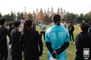 여자축구 벨호 오늘 출국…지소연·조소현 소집 불발