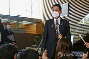 기시다 내각 지지율 37% 최저 기록…윤석열 지지율 31%~34%