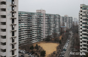 잠실5단지도 10억 &apos;뚝&apos;…재건축도 맥 못추는 송파 집값