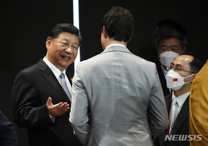 "비공개 대화가 왜 언론에"…시진핑, G20서 트뤼도에 불쾌감