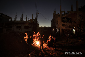 가자지구 난민촌서 화재 발생…최소 21명 사망