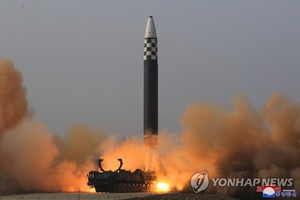 美본토 사정권…18일 오전 10시께 북한 ‘ICBM’ 장거리 탄도미사일을 발사…日 “北ICBM 사정거리 1만5천㎞이상 가능성”