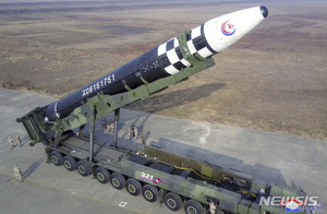 EU "北 ICBM 발사 규탄…핵보유국 절대 안 될 것"