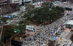 야당의원들 "간호법 본회의 부칠 것"…간호사들 삭발도(종합)