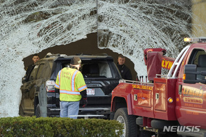 매사추세츠주 애플스토어 차량 돌진…최소 1명 사망·16명 부상