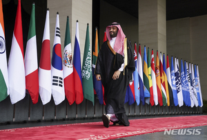 "사우디 왕세자, &apos;필요없다&apos; 판단 방일 취소…중국식 발전노선 지향"