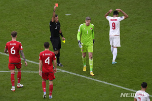 사우디·일본 이어 이란도 첫 승…베일의 웨일스에 2-0 극장승