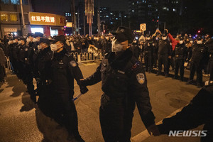 "시진핑, 홍콩식으로 무자비하게 中시위 진압할 듯" 가디언