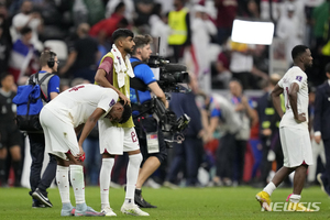 카타르, 92년 월드컵 사상 첫 개최국 전패 탈락 &apos;기록&apos;