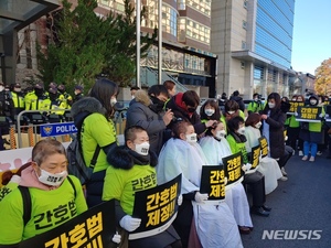 전국 시도간호사 회장단도 삭발…"간호법 제정되길"