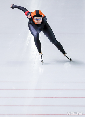 김민선, 4대륙선수권 500m 金…3개 대회 연속 금빛 질주