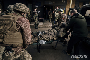 우크라전 283일, 우크라군 정착촌 탈환 지속…"러, 바흐무트 포위 계획"