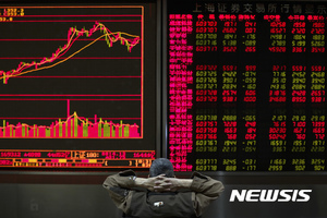 [올댓차이나] 中 증시, 제로 코로나 완화에 반등 마감...상하이 1.76%↑