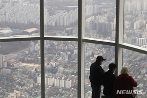 "주담대 금리 8% 육박"…규제 완화에도 매수심리 &apos;요지부동&apos;