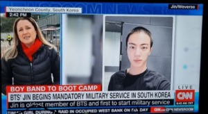 방탄소년단(BTS) 진, 군 입대 美CNN 생중계…외신 취재 열기↑