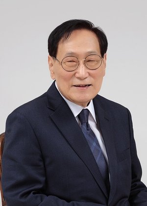 &apos;손숙 남편&apos; 배우 김성옥, 87세 나이로 별세…아내-자녀 빈소 지켜