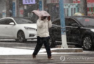 [날씨] 대설·강풍에 전국 곳곳서 사고 속출, 시간당 3㎝ 강한 눈…18일까지 충남·전라·제주도 폭설