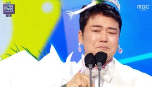 [종합] ‘MBC 연예대상’ 나혼자 산다, 올해의 예능프로그램상 수상…전현무 어차피 유재석 예상 엎고 ‘대상’ 눈물의 소감