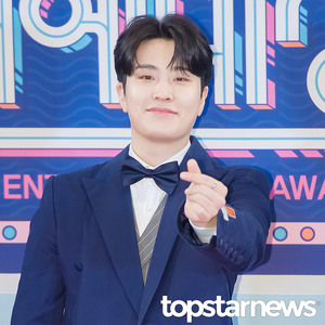 [HD포토] 갓세븐(GOT7) 영재, ‘하트 받아줄래?’ (2022MBC연예대상)