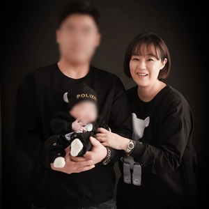 “딸바보 부부 인증”…‘득녀’ 배우 이재은, 재혼 후 첫 가족사진 공개