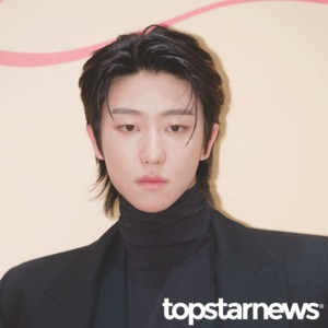 [HD움짤] 세븐틴 디에잇, ‘무너지지 않아’ (크리스찬 루부탱 포토콜)