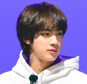 &apos;Global Top Star Jin&apos; 방탄소년단 진, &apos;미국에서 가장 영향력 있는 인플루언서&apos; 107일 연속 아시아 남성 1위... 독보적 인기