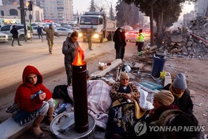 [튀르키예·시리아 지진] 사망자 3만5천명 넘겨…일주일 지났지만 생존자 계속 구조