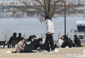 [오늘 날씨] 전라·경남·제주 밤부터 비…수도권 미세먼지 &apos;나쁨&apos;