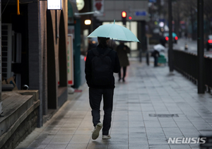 [내일 전국 날씨] 절기상 &apos;우수&apos;, 전국 오전에 눈·비…강원 북부 내륙 1~5㎝의 눈