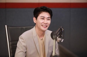 &apos;슈퍼스타&apos; 영탁, 태국 &apos;Goodtime RADIO&apos; 출연 &apos;찌니야 찐이야&apos;