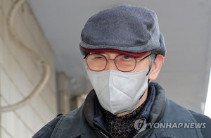 &apos;강제추행 혐의&apos; 배우 오영수, 사과 의향  질문에 묵묵부답