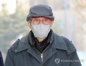 &apos;강제추행 혐의&apos; 배우 오영수, 오늘 1심 선고…구형은 징역 1년