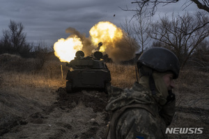 영국 국방부 "러시아군, 포탄 부족으로 포격 대신 근접전으로 전환"(러시아 우크라이나 전쟁)