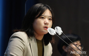 박지현, 이재명 대표 결단 촉구 "민주당, 누구 위해 싸우나…이재명 결단하라"…"사퇴 요구는 아냐"