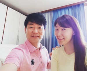 이한위, &apos;19살 나이 차&apos; 와이프 최혜경 언급…집안·배경 주목