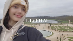 ‘Queen LISA’ 블랙핑크 리사, 2023 파리 패션 위크→베르사유궁 근황 전해…유튜브 구독자 1092만 돌파