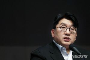 하이브 방시혁 "삼성·현대처럼 K팝서도 글로벌기업 등장 중요"(종합)