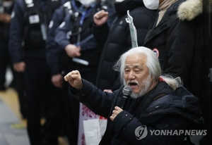 전장연 박경석 대표, 18차례 출석 요구 불응에 경찰 체포