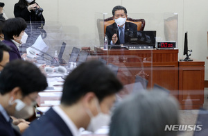 과방위, 방송법 등 본회의 직회부…野, 여 반발에도 단독 처리