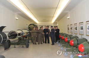 북한, 어제 핵공중폭발 시범사격…전술핵탄두 전격 공개