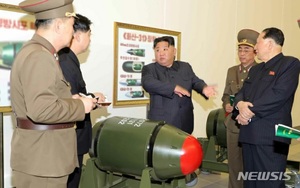 북한, 전술핵탄두 실물 첫 공개…&apos;7차 핵실험&apos; 예고?