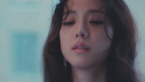 블랙핑크 지수, 솔로곡 ‘꽃’ 뮤직비디오 티저 공개…“꽃향기만 남기고 갔단다”