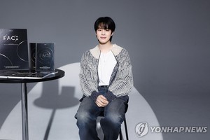BTS 지민 첫 주 판매량 145만장…한터차트 K팝 솔로 신기록