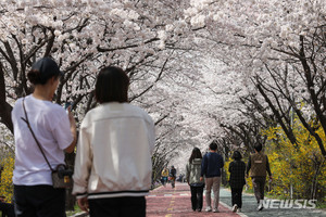 토요일, 벚꽃 나들이하기 좋은 날…낮 기온 20~26도[내일 날씨]