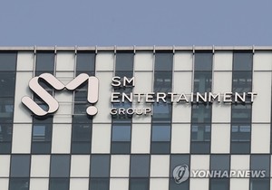 SM 분기 영업익 5%↓…"경영권 이슈 대응 비용 반영"(종합)