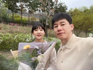 윤승아♥김무열, 사랑하는 사람들과 결혼 8주년 기념