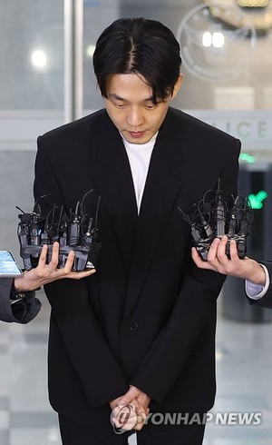 &apos;마약 혐의&apos; 유아인, 벌써 다섯 번째…졸피뎀 과다 투약 확인 [TOP이슈]