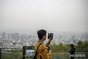 월요일, 황사에 계속되는 &apos;누런 하늘&apos;…미세먼지 주의[내일 날씨]