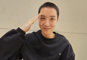 [BTS News] 방탄소년단 제이홉, 오늘 육군 현역 입대…"아미 사랑합니다, 잘 다녀올게요"