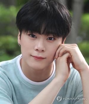 아스트로 문빈 비보에…멤버 차은우 급거 귀국